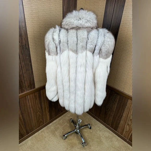 SAGA FOX “ GUARANTEE OF QUALITY” BLUE & WHITE FOX FUR COAT JACKET SIZE LARGE - Picture 5 of 8